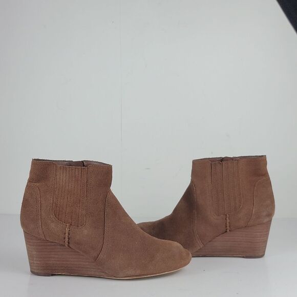 Violet & Red Wedge Brown Suede Leather Women's Ankle Boots - Picture 12 of 16
